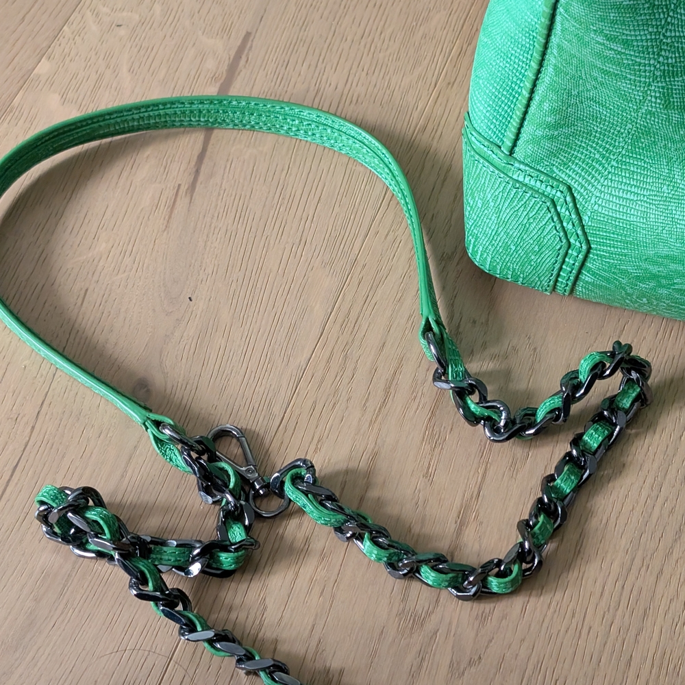 Alice + Olivia Vibrant Green Satchel - Picture 14 of 16